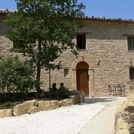 Locanda Dell'istrice كاميرينو
